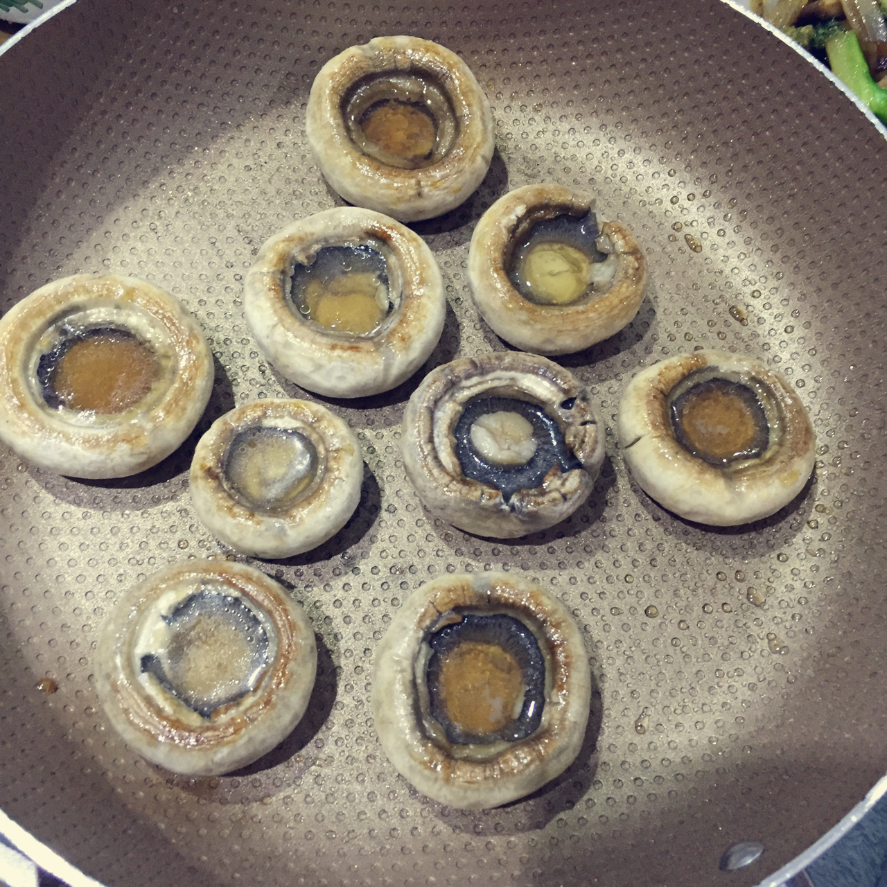 保留最原始鲜味儿的煎口蘑