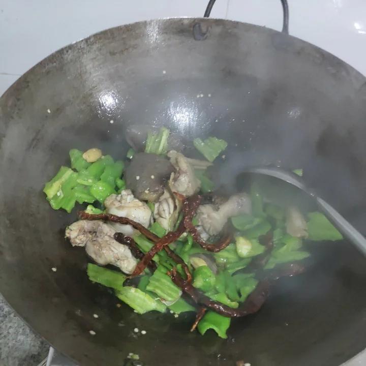薄荷炒牛干巴 贵州的dry-aged beef