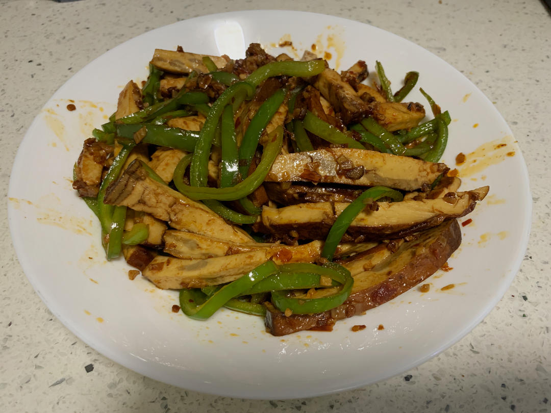 香干炒青椒（比荤菜还好吃的素菜）