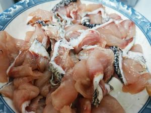 麻香片片鱼的做法 步骤1