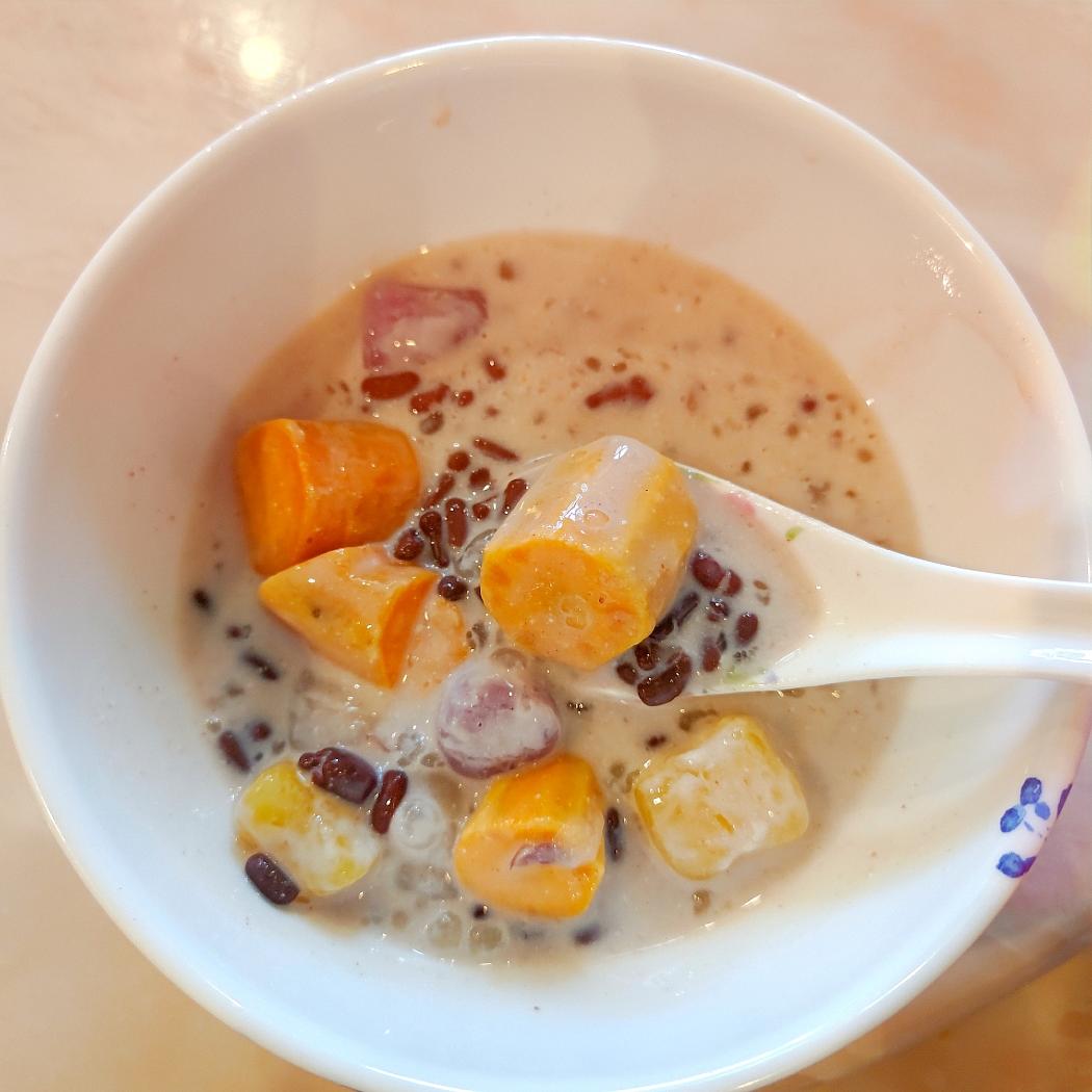 椰汁红豆芋圆西米露