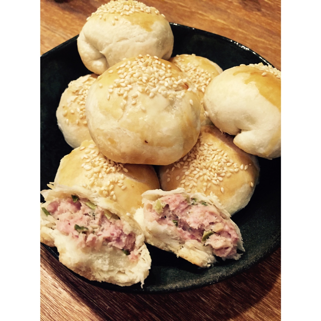 酥皮鲜肉榨菜月饼