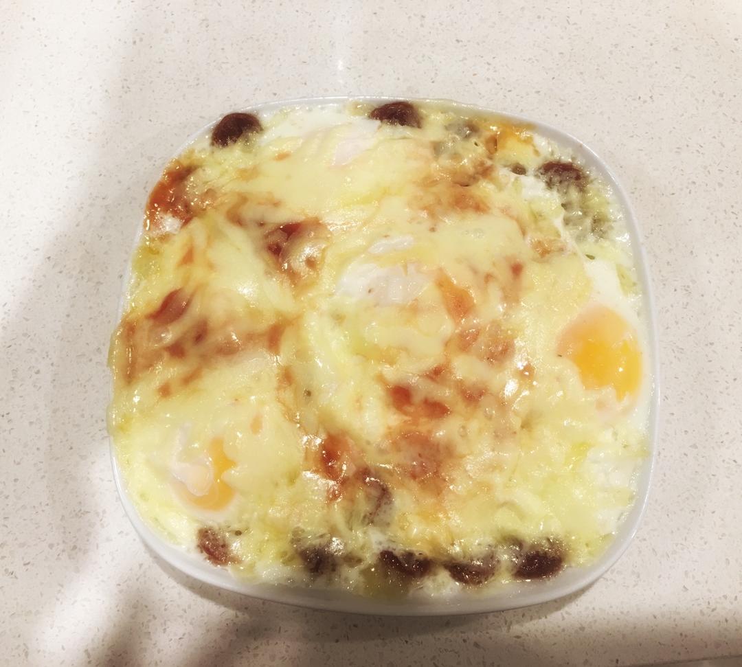 只需摆好材料去微波！惊艳全家的早餐端上桌：香肠奶酪烘蛋