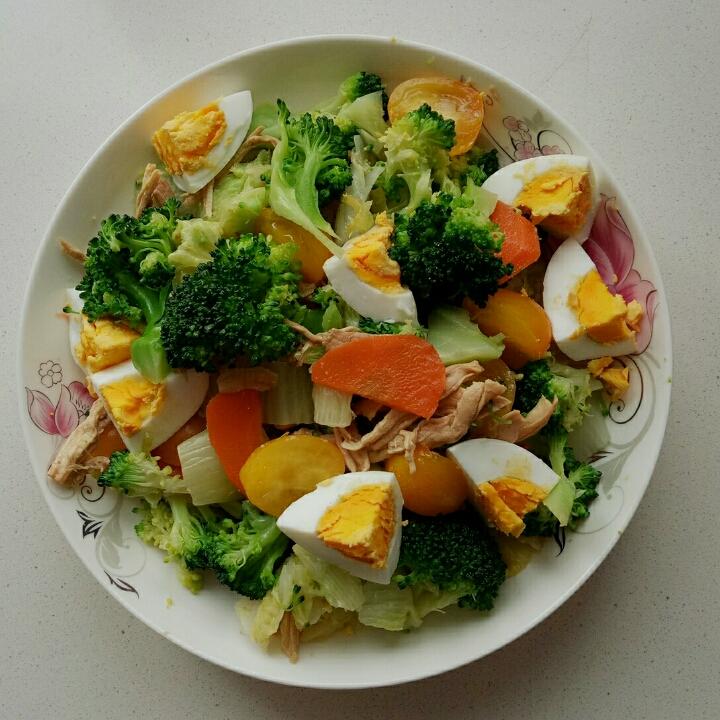 鸡肉蔬菜沙拉