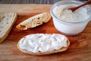 自制希腊酸奶（适合健身餐做色拉哦！）的做法 步骤1