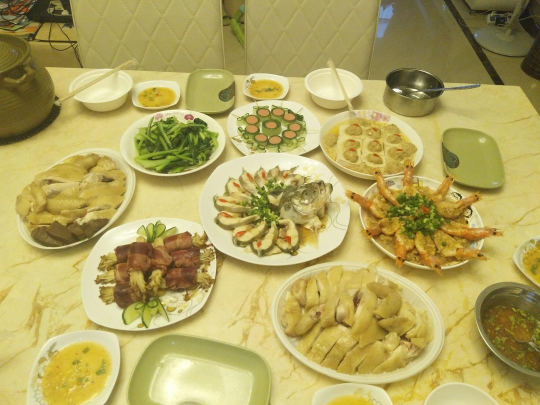 今天请客很多菜
