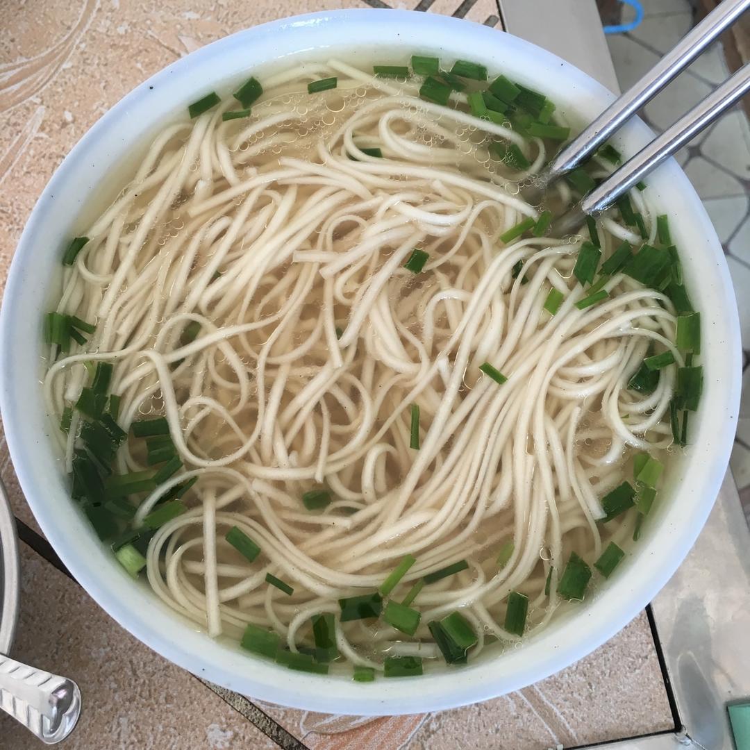 热汤面