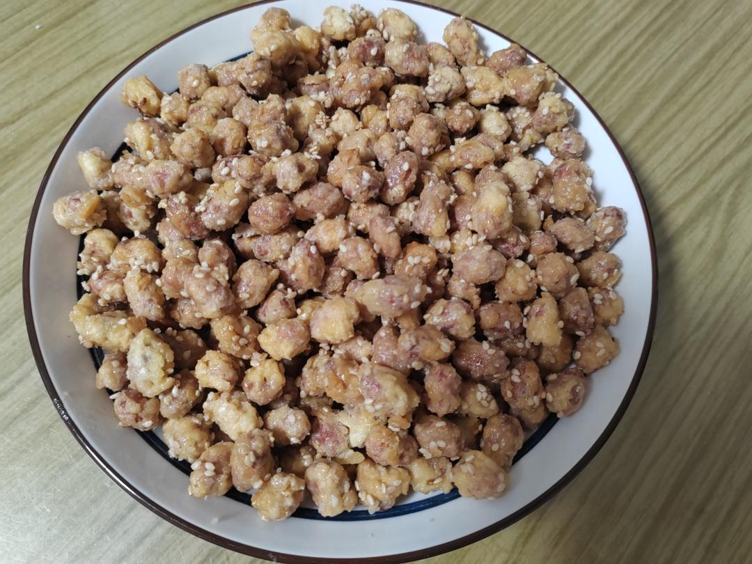 【创意小厨娘】休闲小零食——芝麻花生米，香甜酥脆可口，好吃到停不下来。