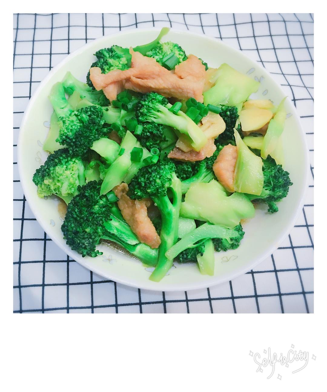 花椰菜炒肉的做法