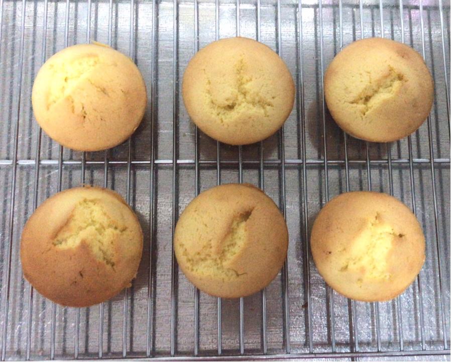 《Tinrry下午茶》教你做杏仁小蛋糕