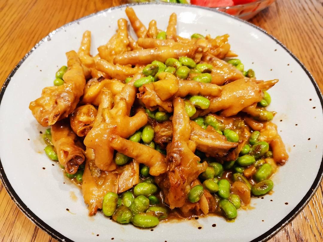 青豆烧鸡爪的做法