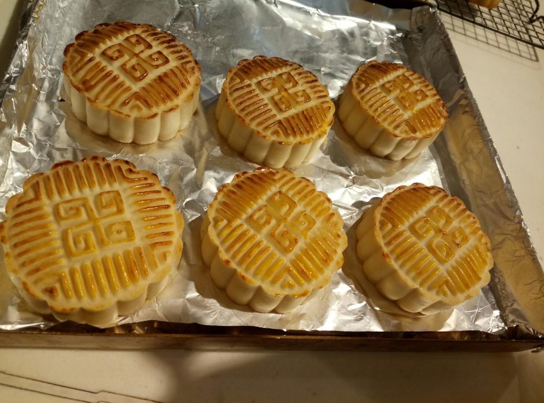 金沙奶黄月饼