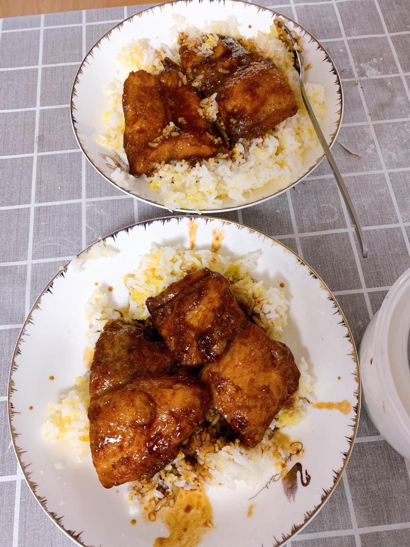 用龙利鱼代替鳗鱼的盖浇饭