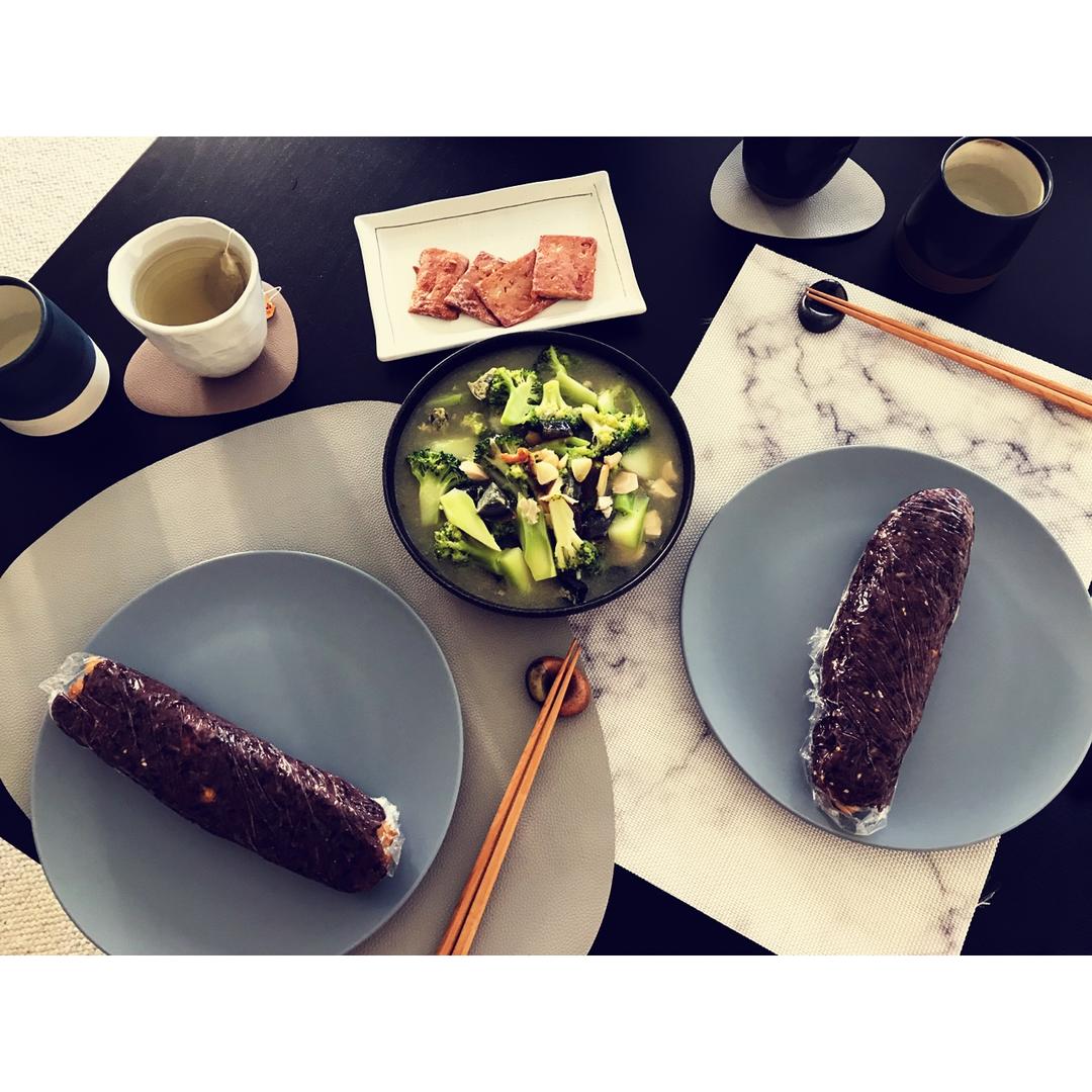 黑米粢饭团
