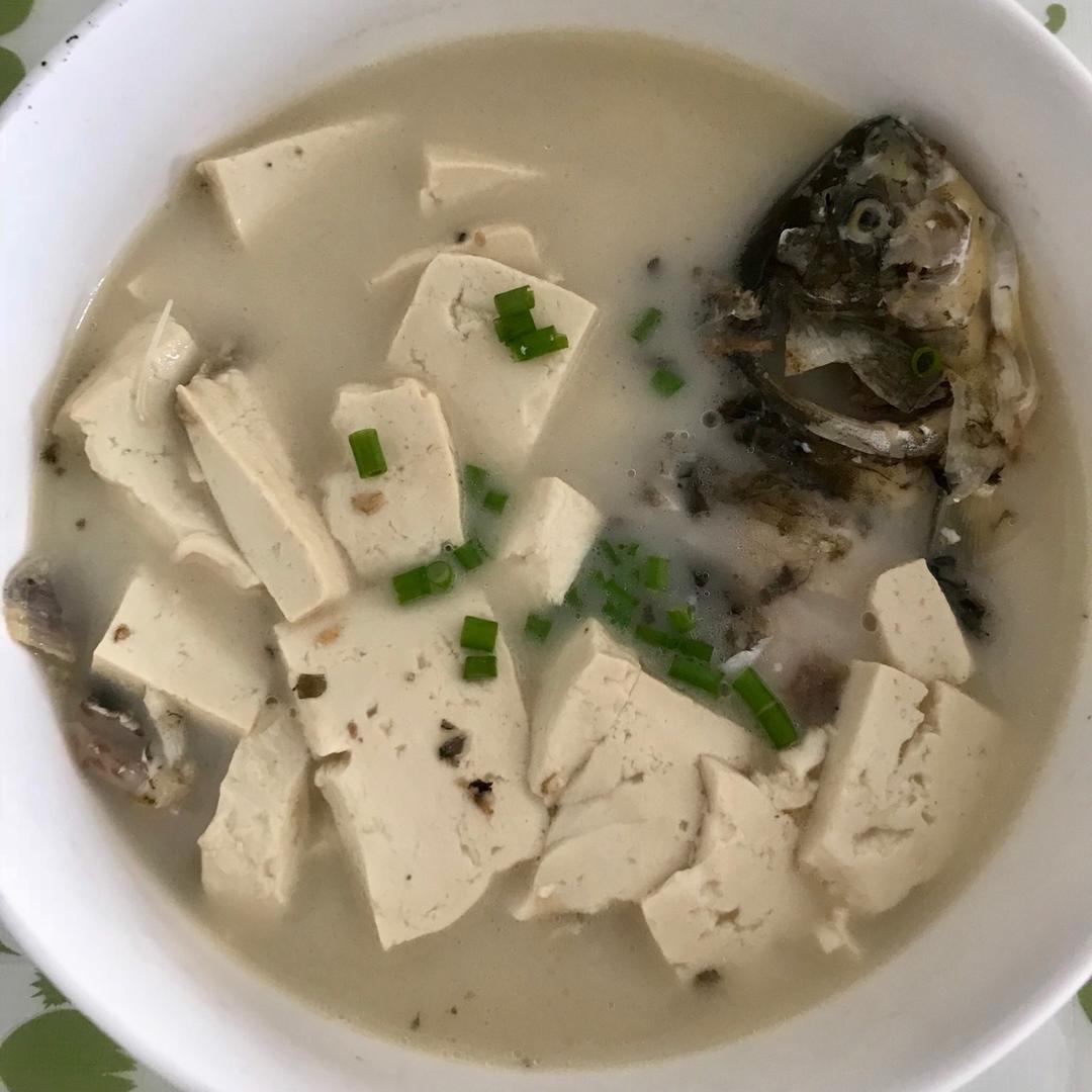 鲫鱼豆腐汤