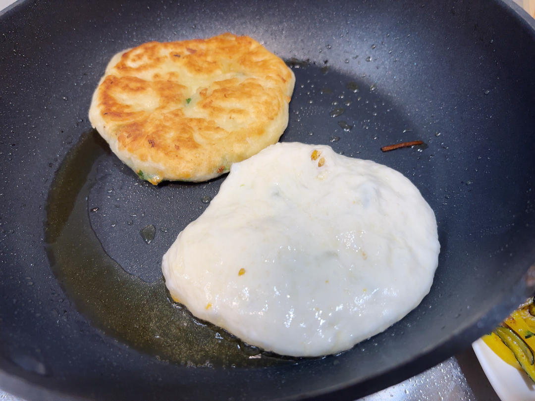 这个配方有手就行！外皮酥脆内里暄软的地摊［煎饼］家庭版【元气早餐系列1】