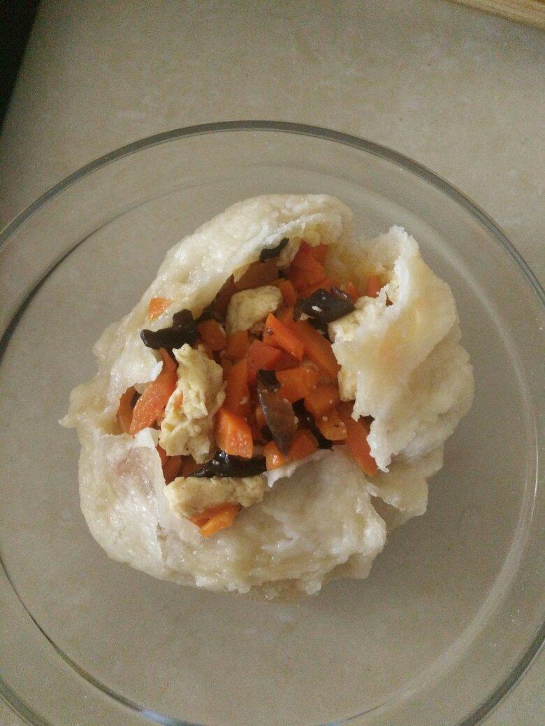 胡萝卜木耳鸡蛋素包子