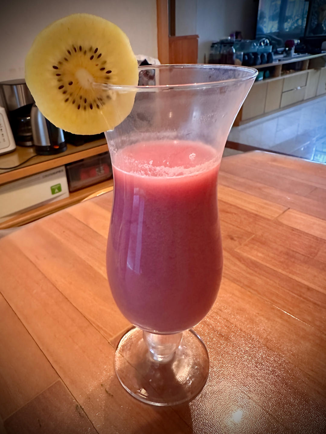 鲜榨红石榴汁：可以喝的雅诗兰黛红石榴精华