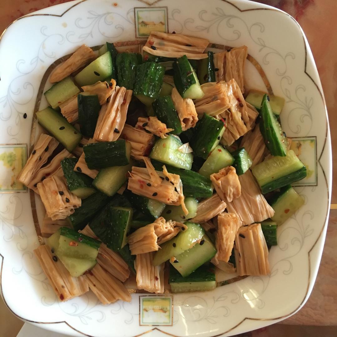 凉拌黄瓜腐竹