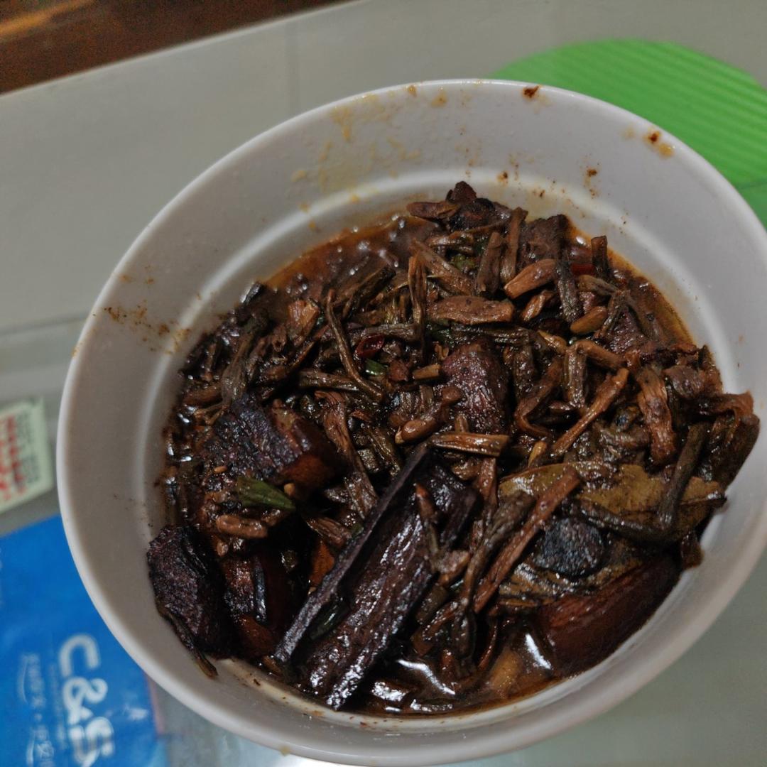 五花肉焖干豆角