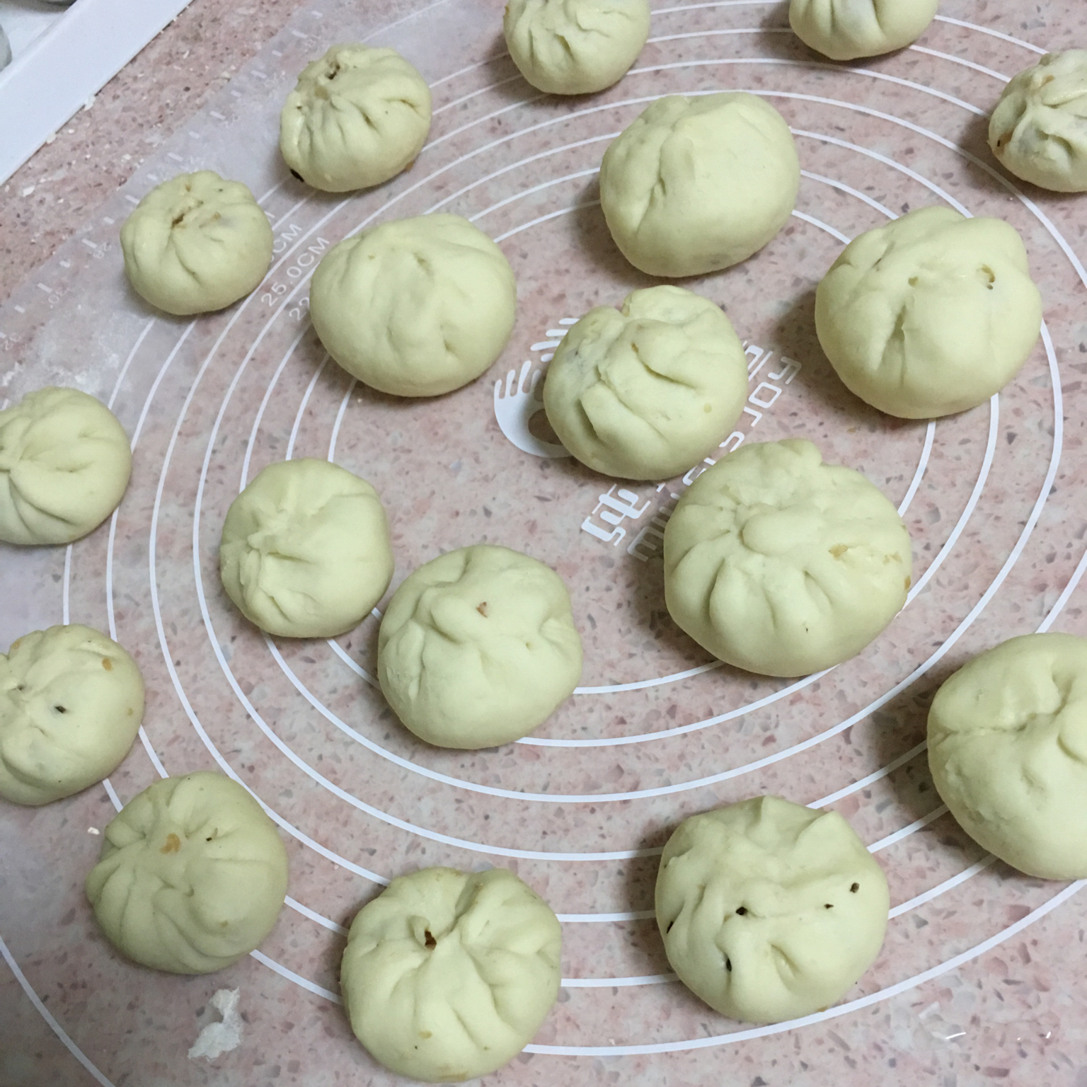 手把手教你捏出漂亮的包子褶（ 附小视频）