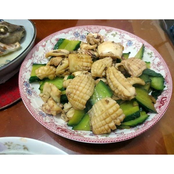 黄瓜炒墨鱼【老爸秘籍】的做法