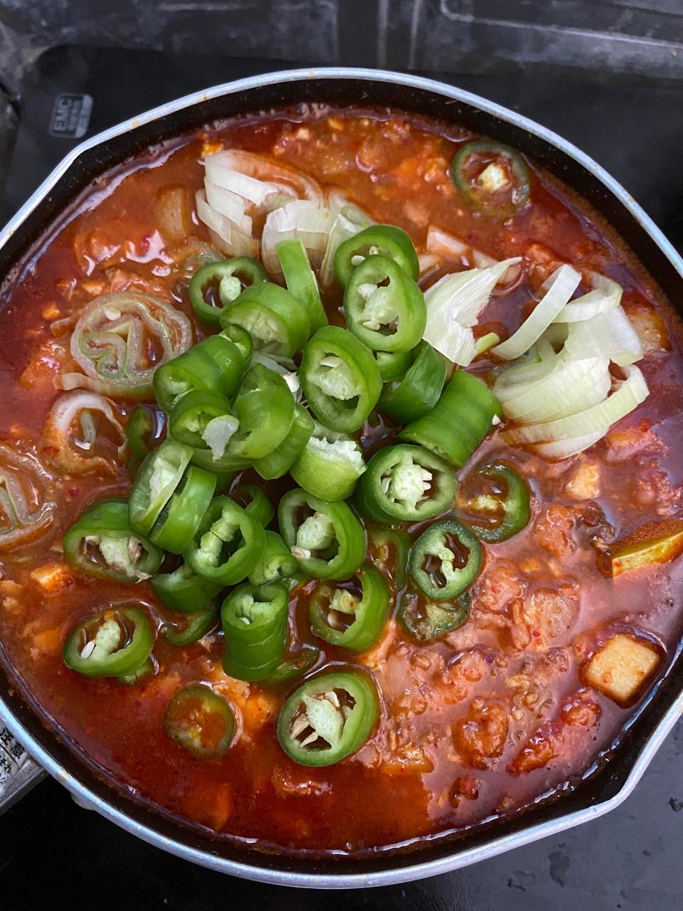 스팸된장짜글이韩式午餐肉炒大酱拌饭酱包饭酱的做法