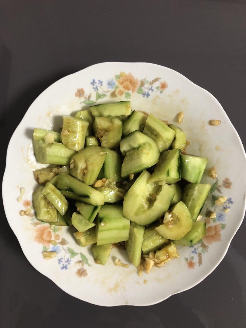 赞不绝口拍黄瓜🥒