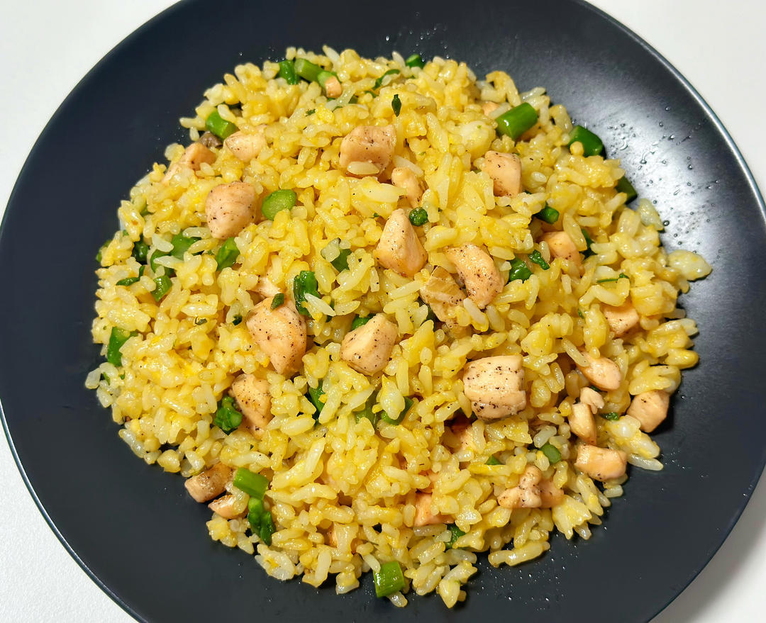 芦笋三文鱼炒饭
