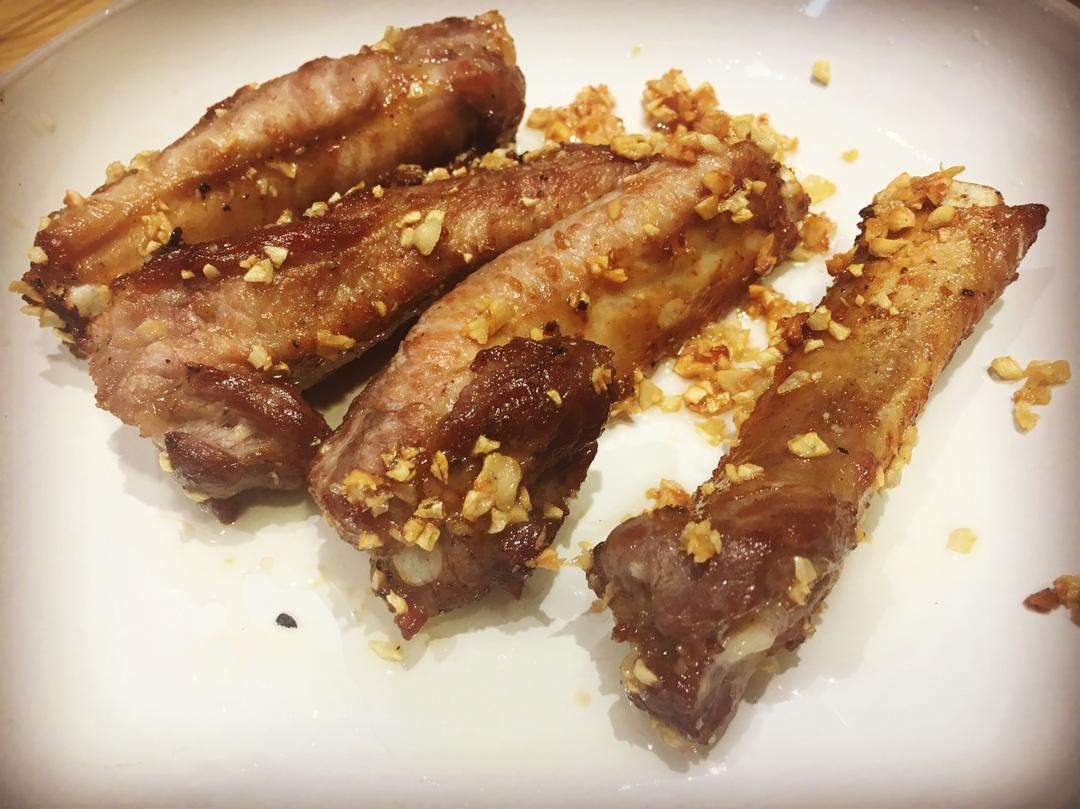 金牌蒜香排骨