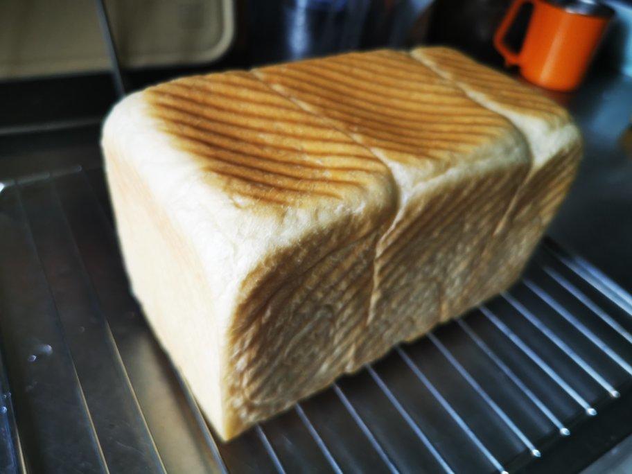 软到拿不起来的生吐司