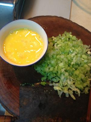 烤鸭炒饭&鸭架茼蒿汤的做法 步骤2