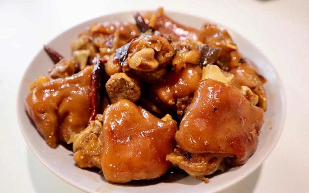 美味的家常菜：红烧猪蹄