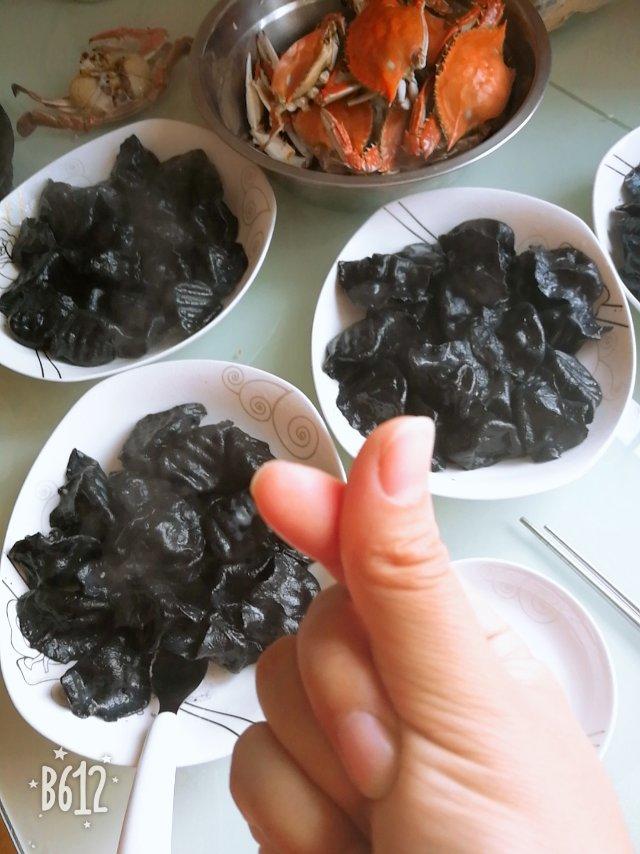 青岛特色：墨鱼饺子