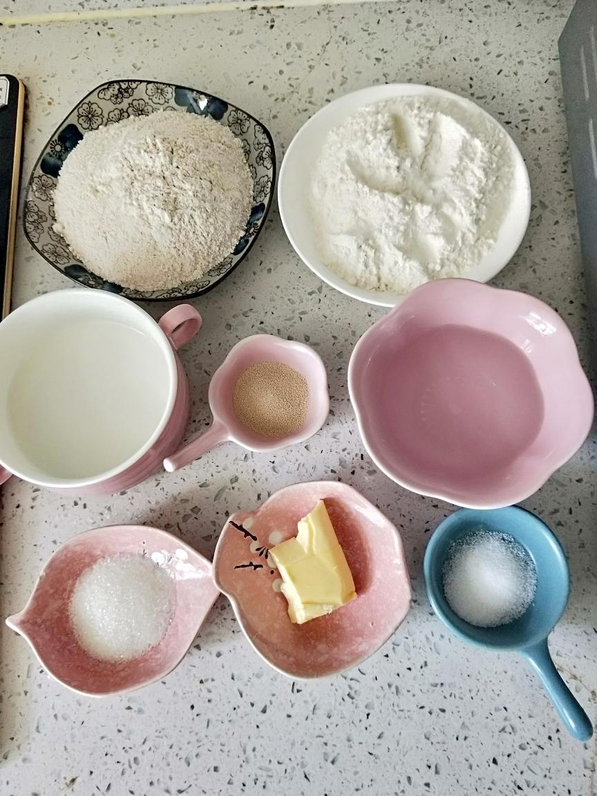 纯奶手撕吐司的做法 步骤1