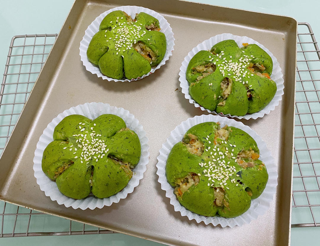 菠菜金枪鱼面包