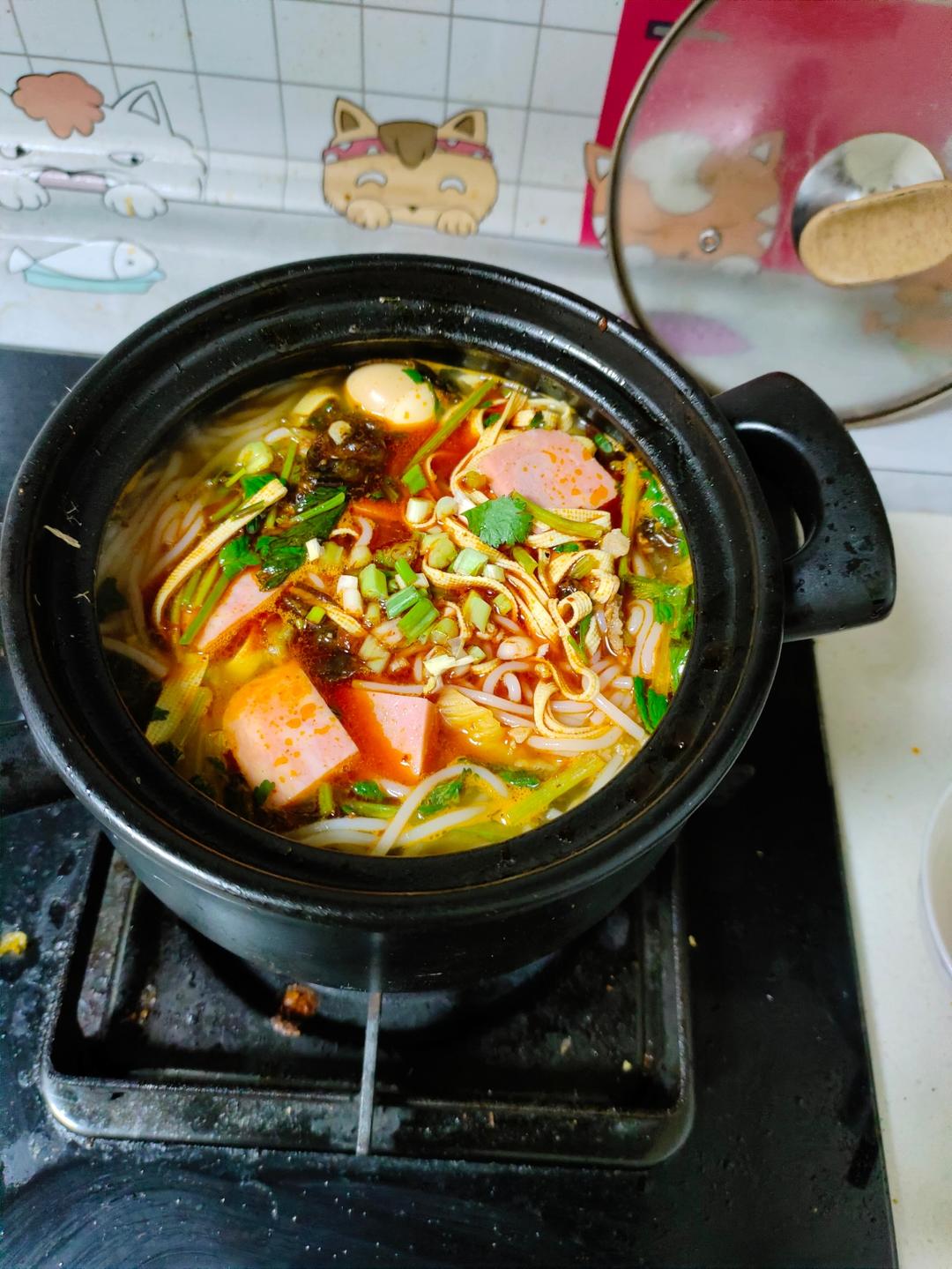 冬天怎么少得了砂锅米线，做法简单！！