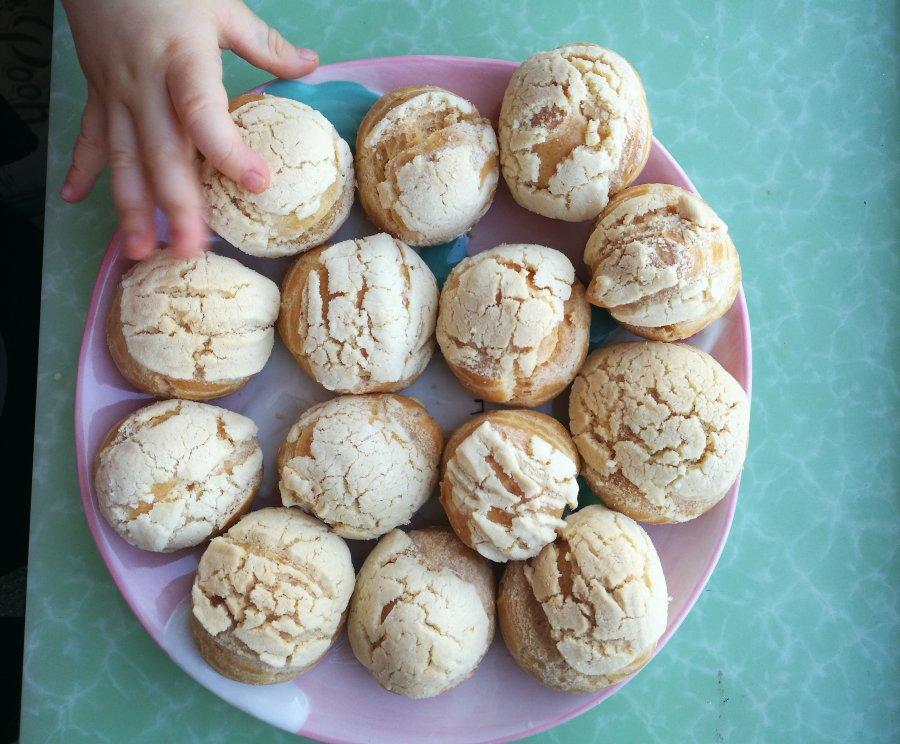 酥皮奶油泡芙--#皮黑森林#