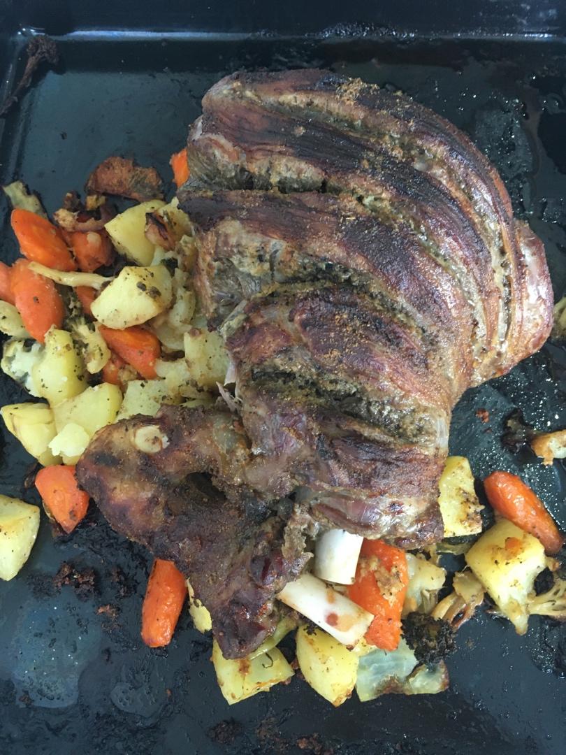 孜然蒜香烤羊腿