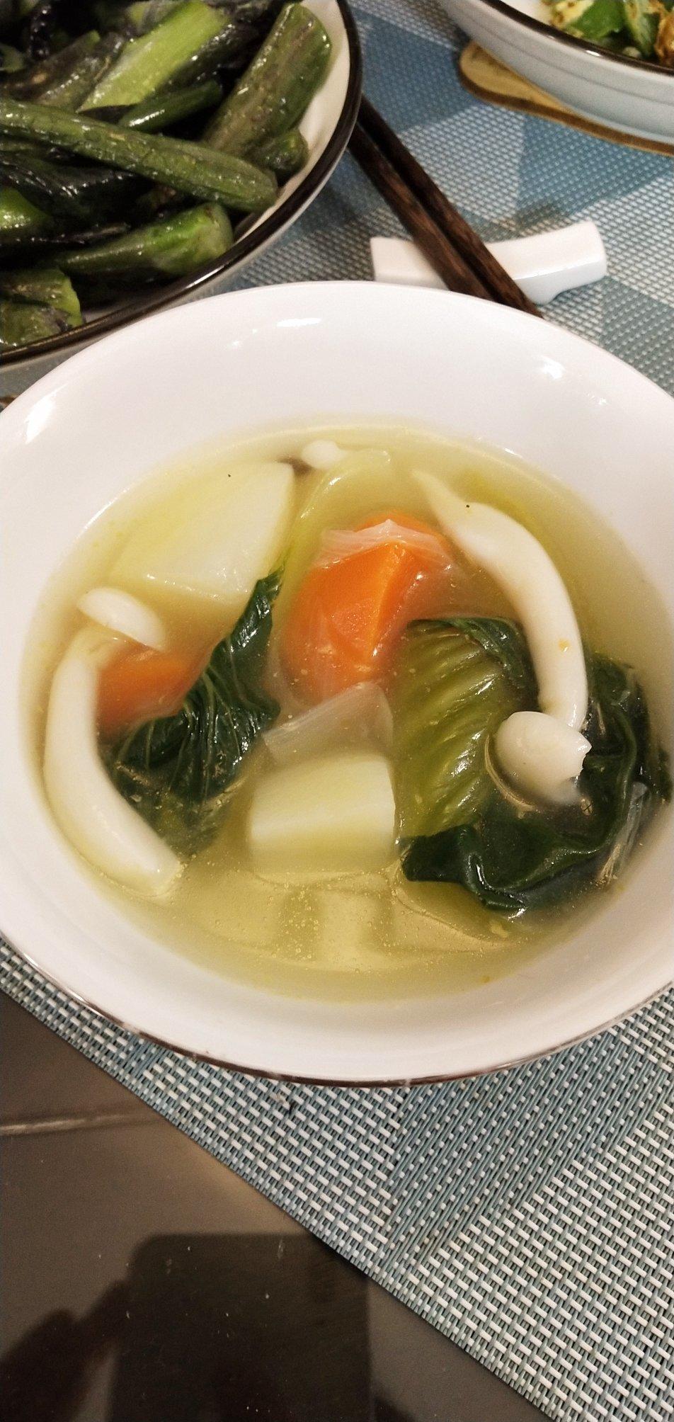 清甜可口的什锦鲜蔬汤