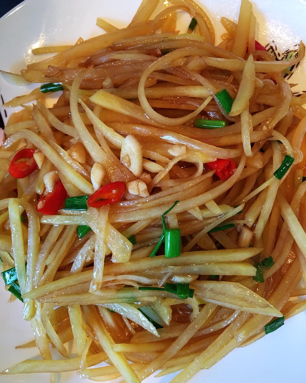 阿点1002做的酸辣土豆丝