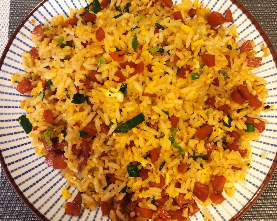 火腿辣椒蛋炒饭的做法