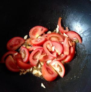 罗勒番茄汤面的做法 步骤1