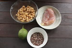 鹰嘴豆藜麦鸡胸沙拉的做法 步骤1