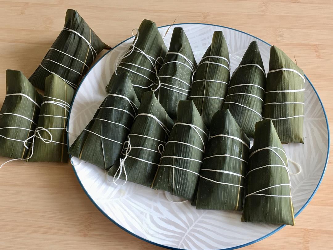 迷你豆沙枧水粽的做法步骤图怎么做好吃