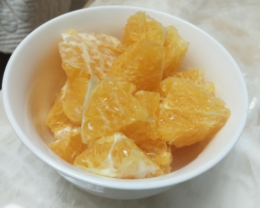 鲜榨橙汁的做法 步骤1