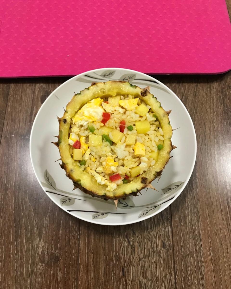 黄金菠萝蛋炒饭（好吃到停不下来）