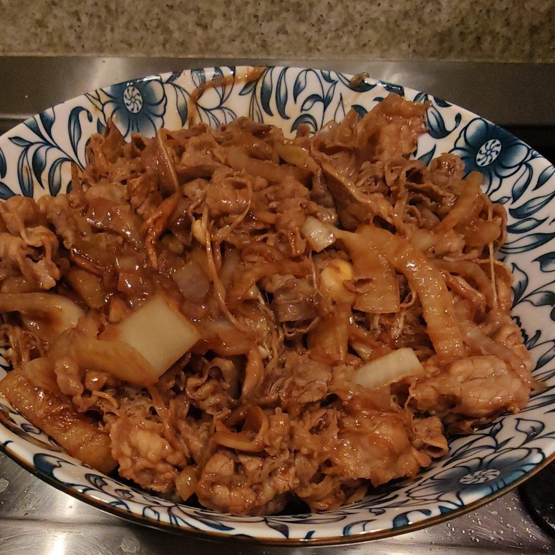 好吃到舔盘的秘制洋葱炒肥牛卷！拌饭巨香