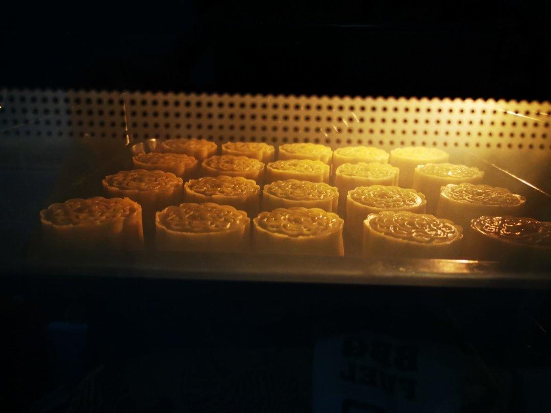 广式莲蓉（豆沙）蛋黄月饼（超详细步骤）