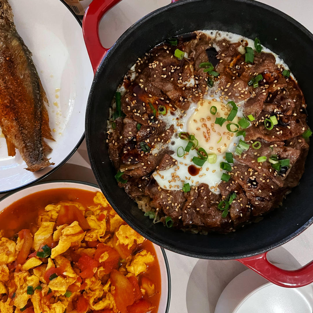 牛肉煲仔饭 - 添饭小哥哥